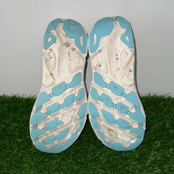 Hoka Women's Clifton 9 Frost Rose Gold Running Shoes - Picture 6 of 8